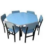 Mesa escolar com 06 lugares