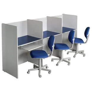Estação de trabalho com 03 lugares com teclado